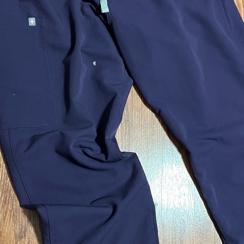 Women’s FIG Straight Leg pants- M/L
